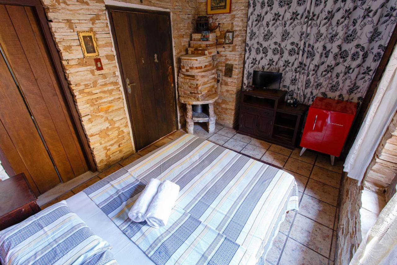 Chale De Pedra - Hospedaria เซาโตเมตัสเลตราส ภายนอก รูปภาพ
