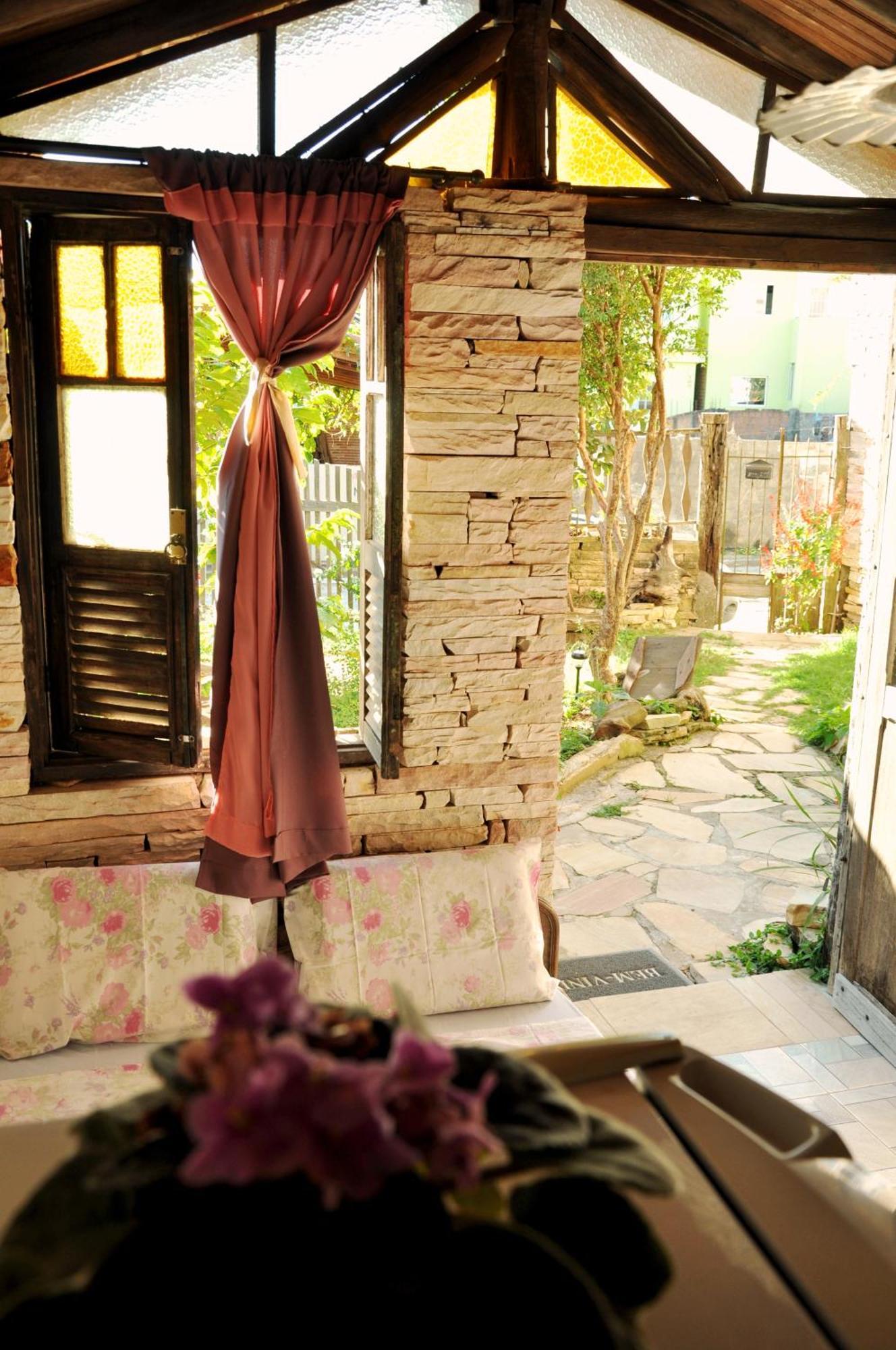 Chale De Pedra - Hospedaria เซาโตเมตัสเลตราส ภายนอก รูปภาพ